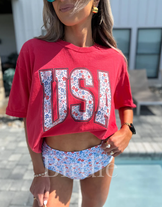 USA Daisy Graphic Tee on Paprika